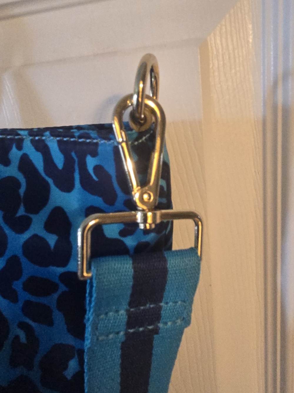 BNWT Lilly Pulitzer Blue Leopard Evita Tote With Adjustabke Strap & Gold Handles - Picture 5 of 12
